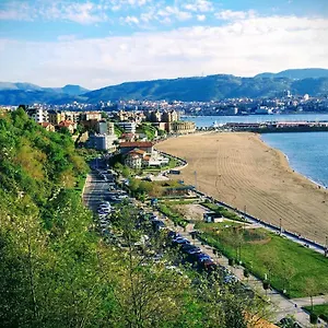 En La Playa Con Parking Privado Getxo
