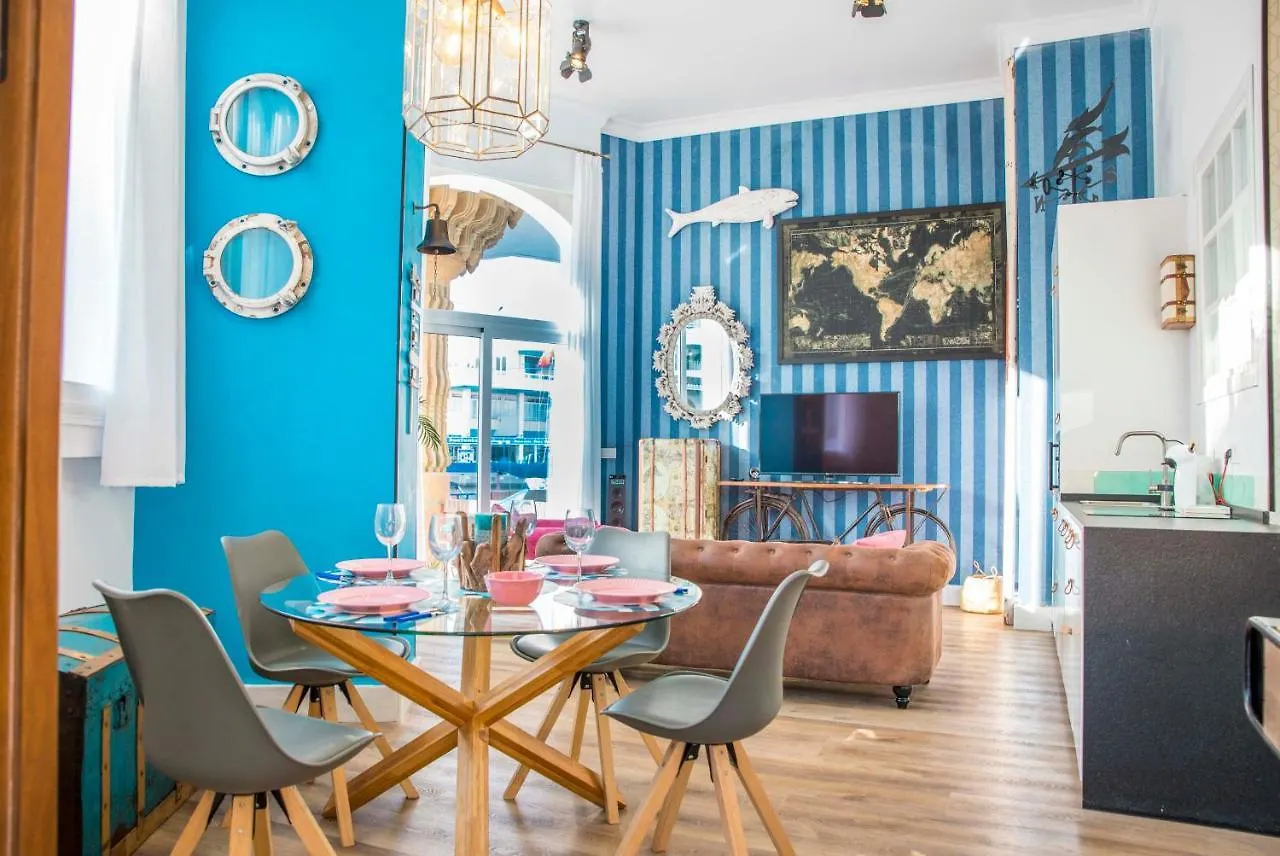 Popeye Suite: Puerto Marina Island Retreat with Rooftop Pool Benalmadena Spain