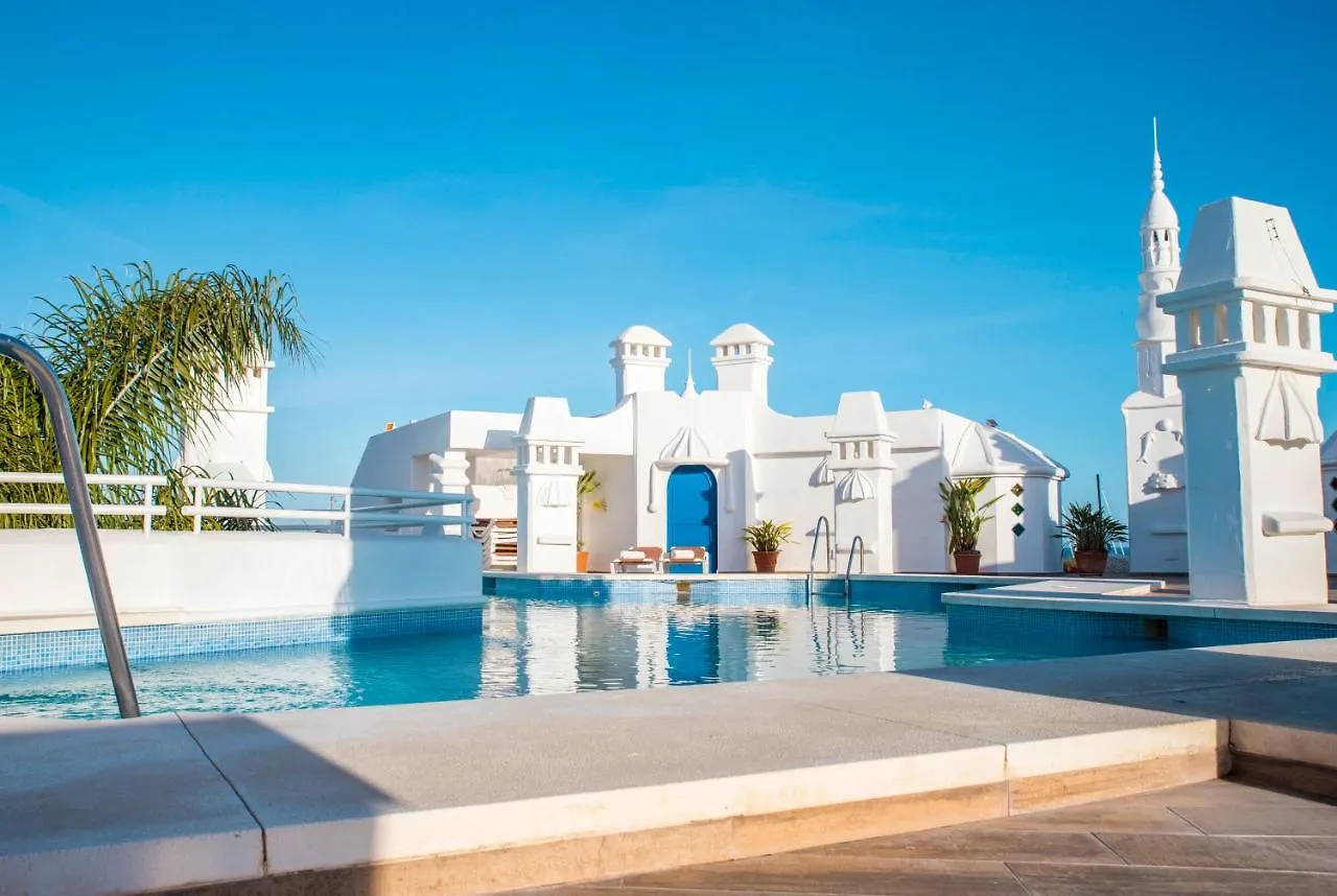 Apartment Popeye Suite: Puerto Marina Island Retreat with Rooftop Pool Benalmadena